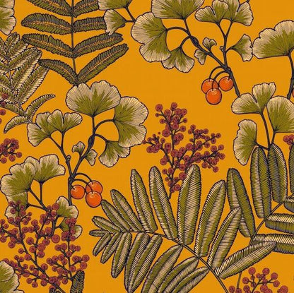 Nahaufnahme der bedruckten Textur und der floralen Motive des Stoffes OSMOND FOND OCRE