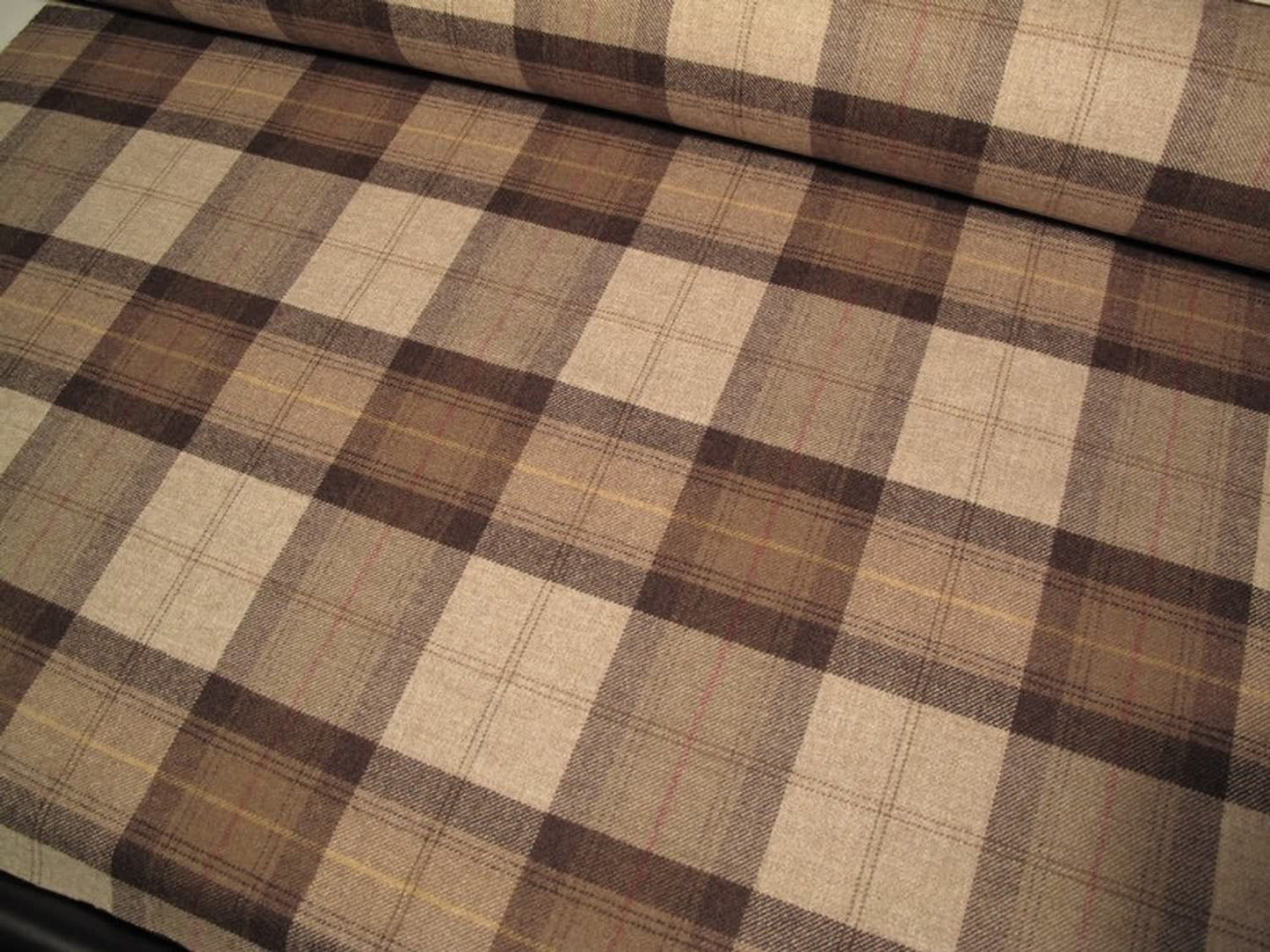YORK PLAID BROWN heavy woven fabric by Arte Fresca Outlet, a full view displaying its large-scale classic plaid pattern in muted brown and beige tones with fine cream and rustic red accents, highlighting the authentic texture of 100% pure wool.